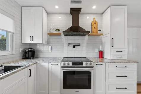 2 79th Street S St Petersburg FL 33707