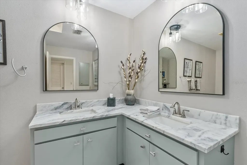 3862 Wilshire Circle W Sarasota FL 34238