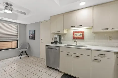 3862 Wilshire Circle W Sarasota FL 34238