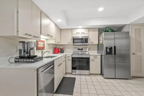 3862 Wilshire Circle W Sarasota FL 34238