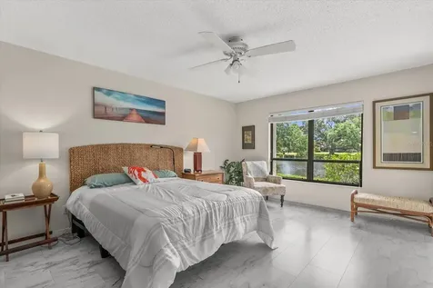 3862 Wilshire Circle W Sarasota FL 34238