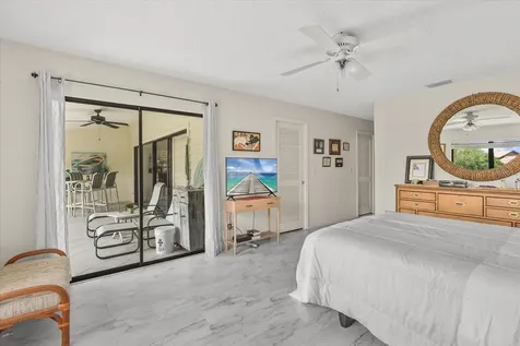 3862 Wilshire Circle W Sarasota FL 34238