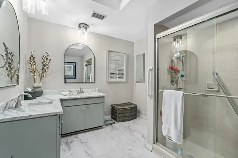 3862 Wilshire Circle W Sarasota FL 34238