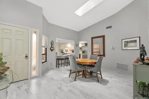 3862 Wilshire Circle W Sarasota FL 34238