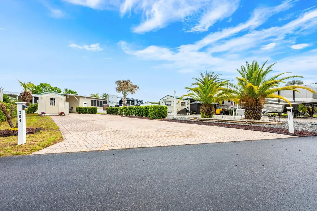 2410 Limewood Avenue Clermont FL 34714
