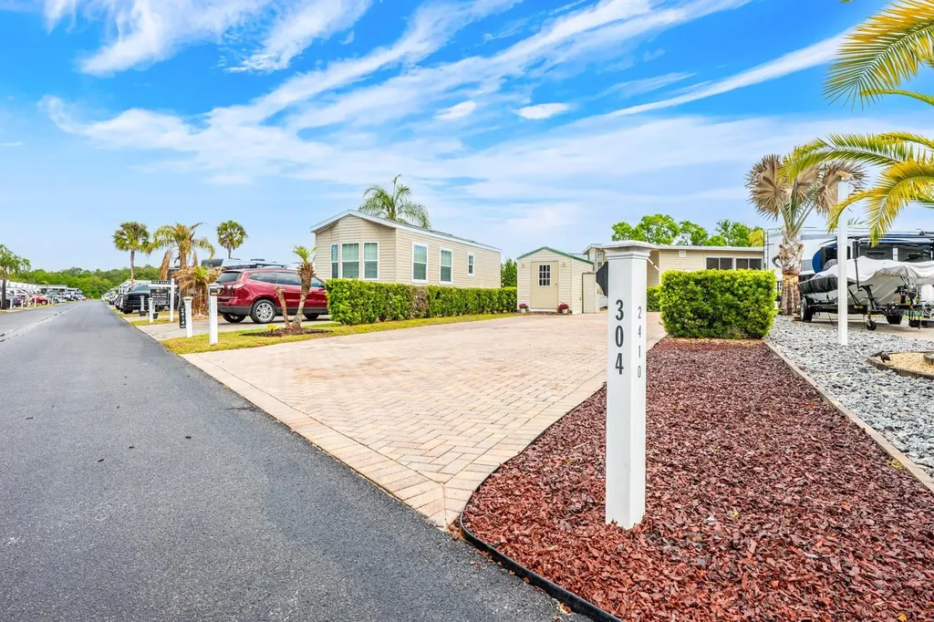 2410 Limewood Avenue Clermont FL 34714