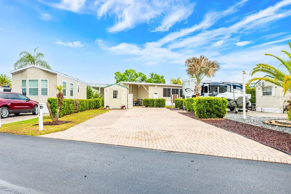2410 Limewood Avenue Clermont FL 34714