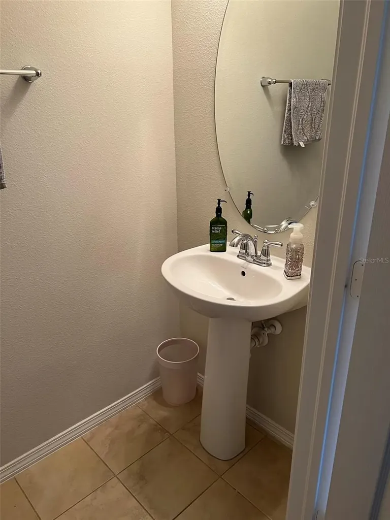 4912 White Sanderling Court Tampa FL 33619