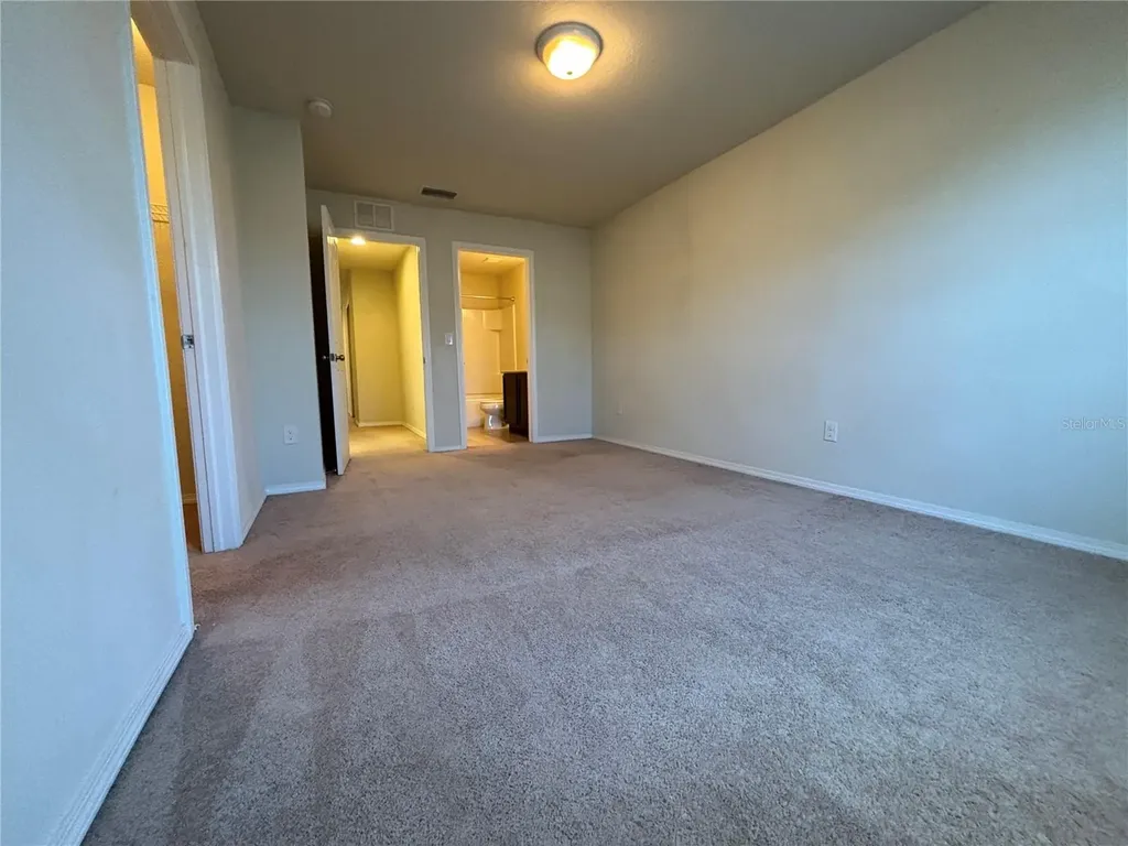 4912 White Sanderling Court Tampa FL 33619