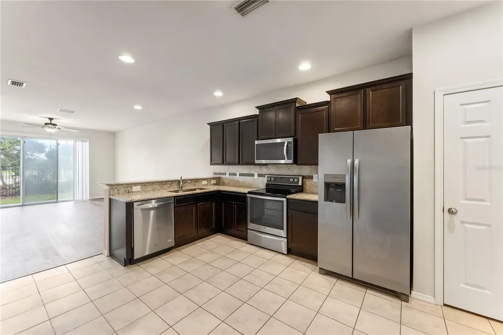 4912 White Sanderling Court Tampa FL 33619