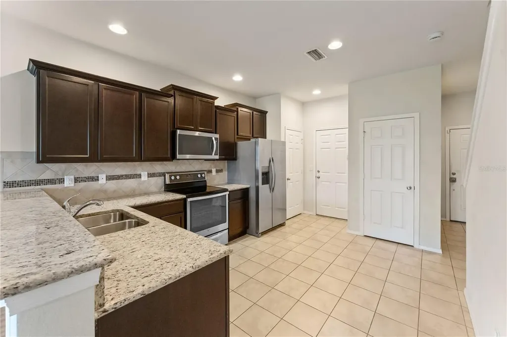 4912 White Sanderling Court Tampa FL 33619