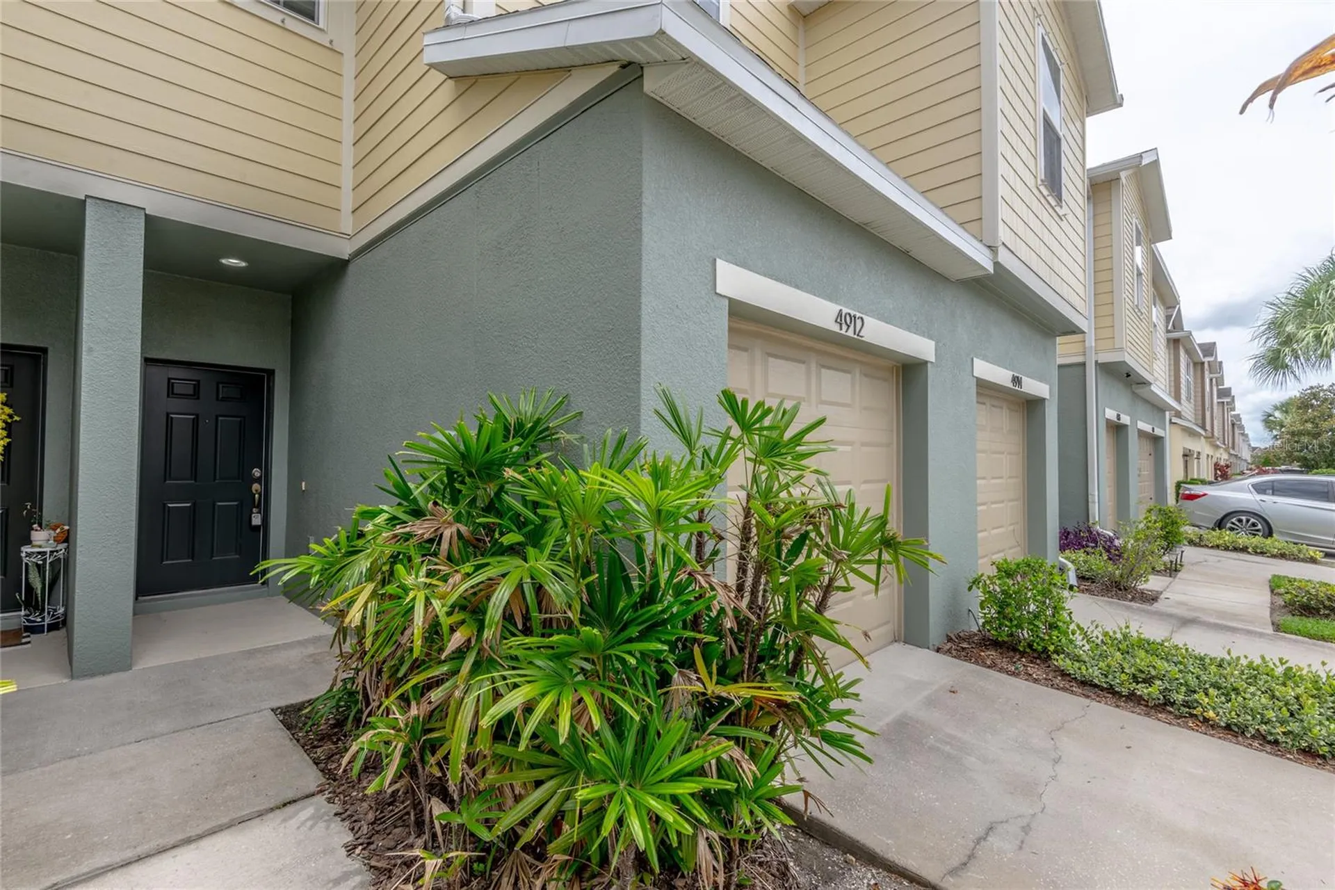 4912 White Sanderling Court Tampa FL 33619