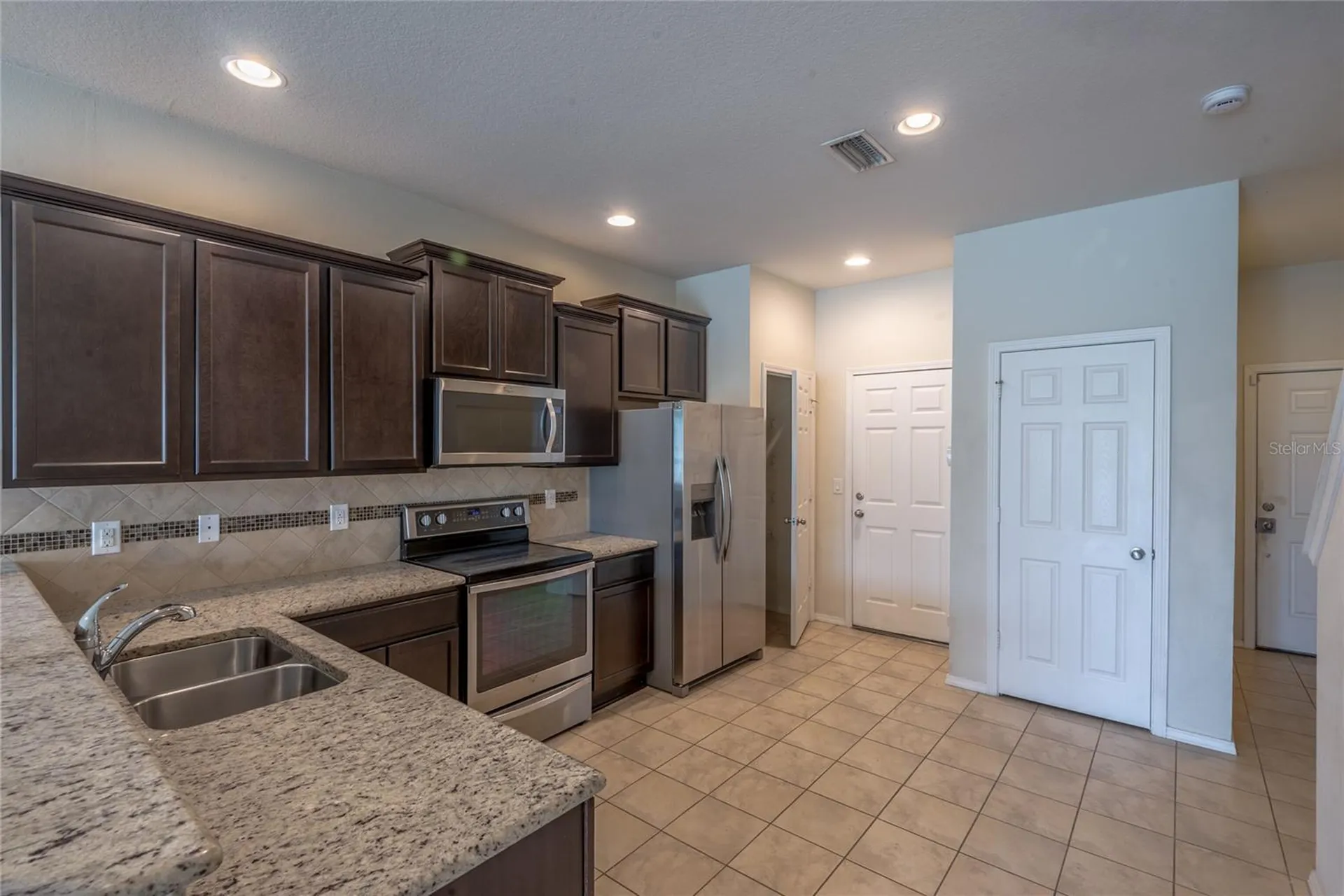 4912 White Sanderling Court Tampa FL 33619