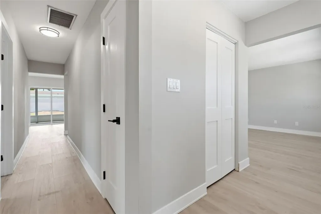 9278 78th Place Seminole FL 33777