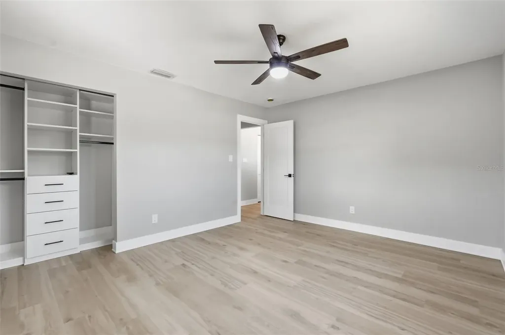 9278 78th Place Seminole FL 33777