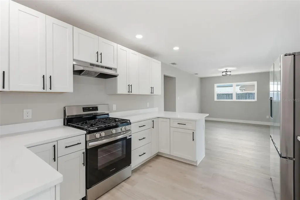 9278 78th Place Seminole FL 33777