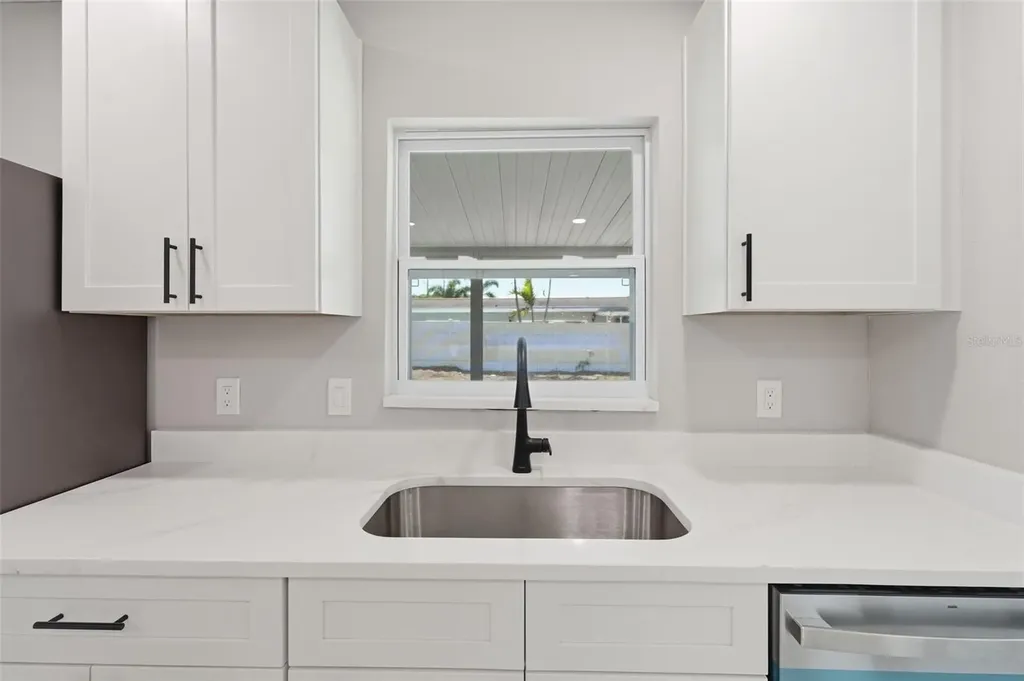 9278 78th Place Seminole FL 33777