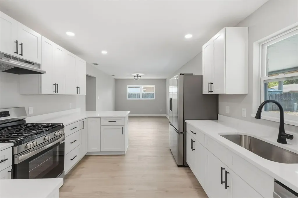 9278 78th Place Seminole FL 33777