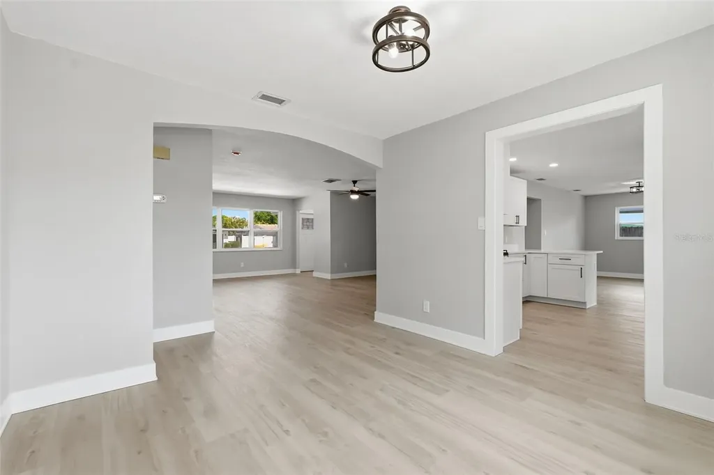 9278 78th Place Seminole FL 33777