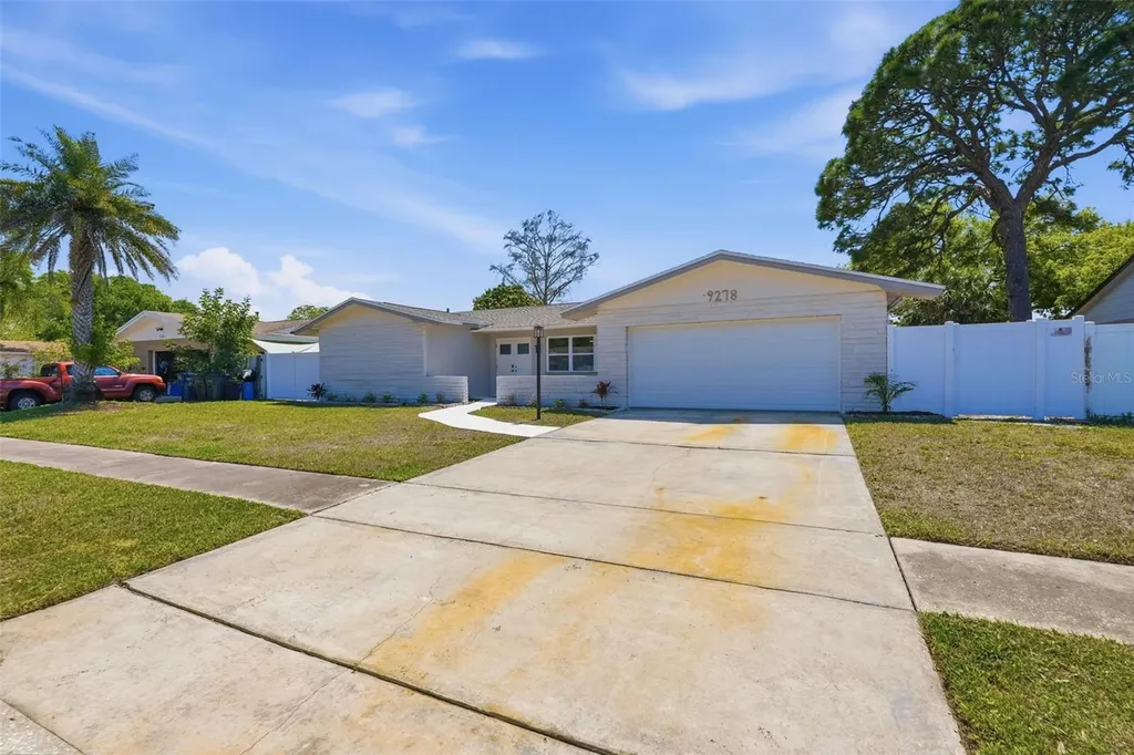 9278 78th Place Seminole FL 33777