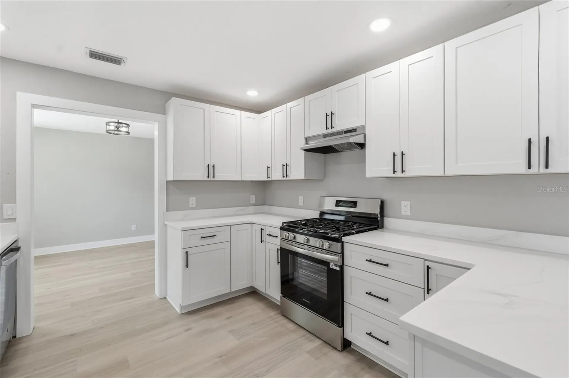9278 78th Place Seminole FL 33777