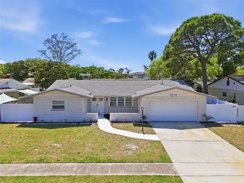 9278 78th Place Seminole FL 33777