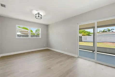9278 78th Place Seminole FL 33777