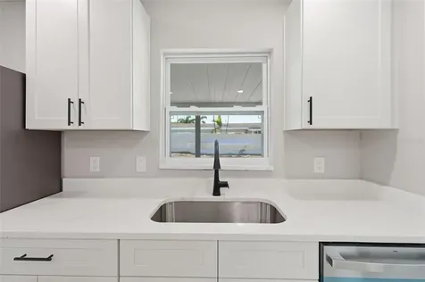 9278 78th Place Seminole FL 33777