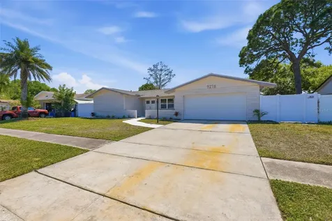 9278 78th Place Seminole FL 33777