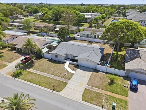 9278 78th Place Seminole FL 33777