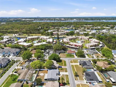 9278 78th Place Seminole FL 33777
