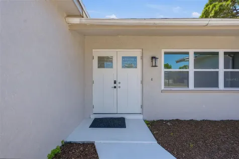 9278 78th Place Seminole FL 33777