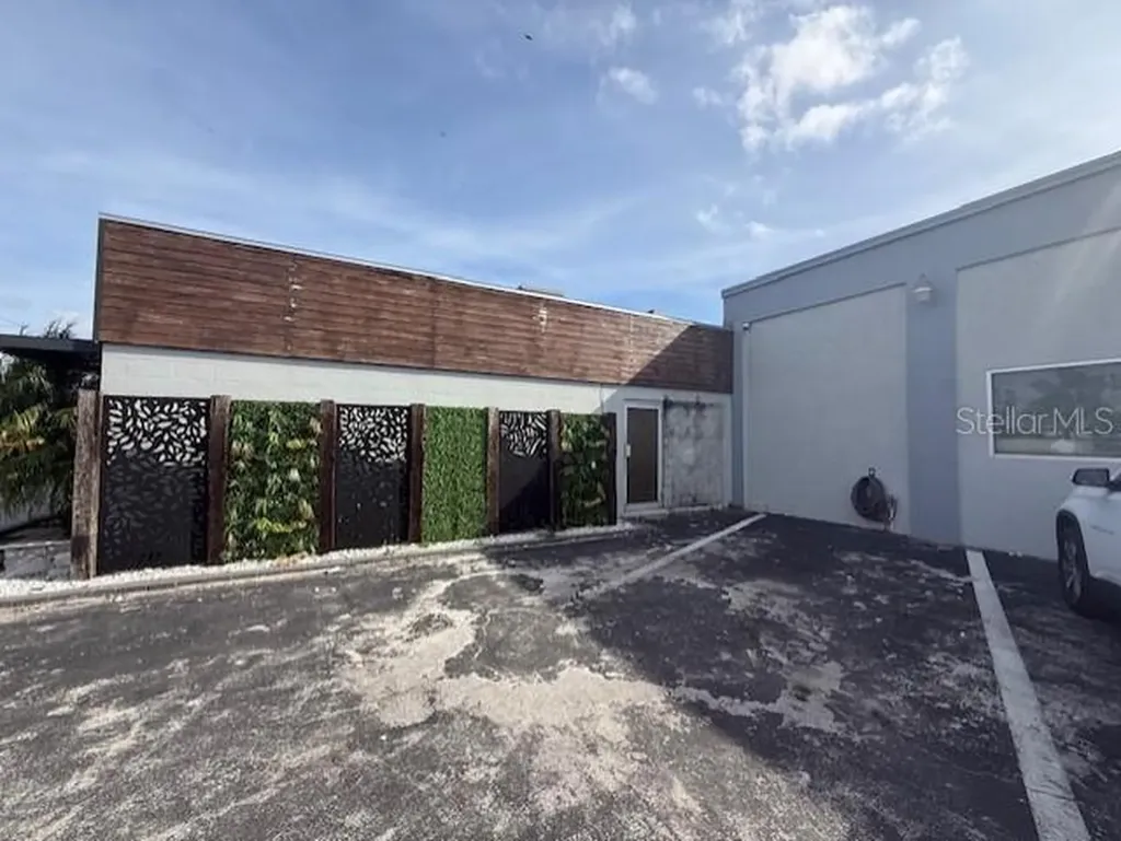 3852 L B Mcleod Road Orlando FL 32805