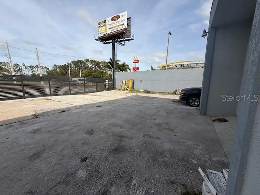 3852 L B Mcleod Road Orlando FL 32805