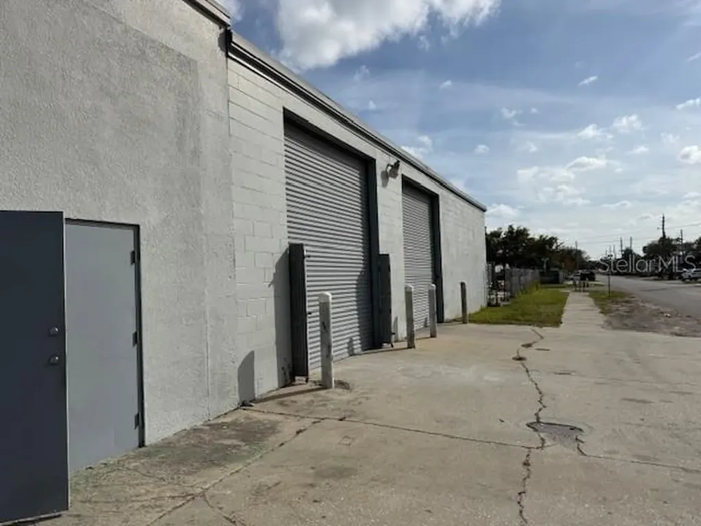 3852 L B Mcleod Road Orlando FL 32805