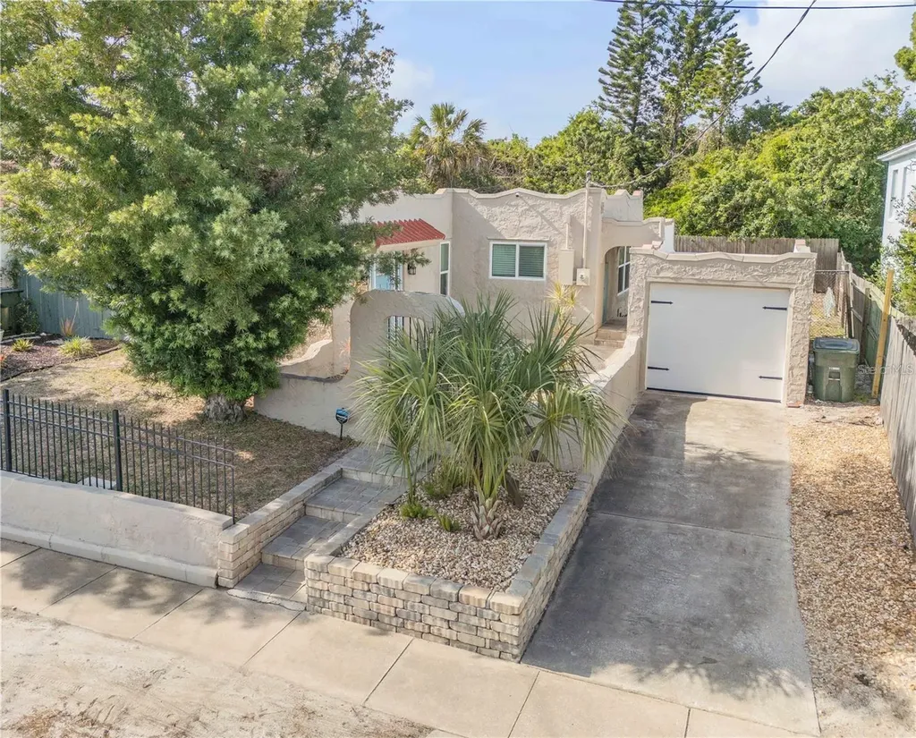315 Sears Avenue Daytona Beach FL 32118