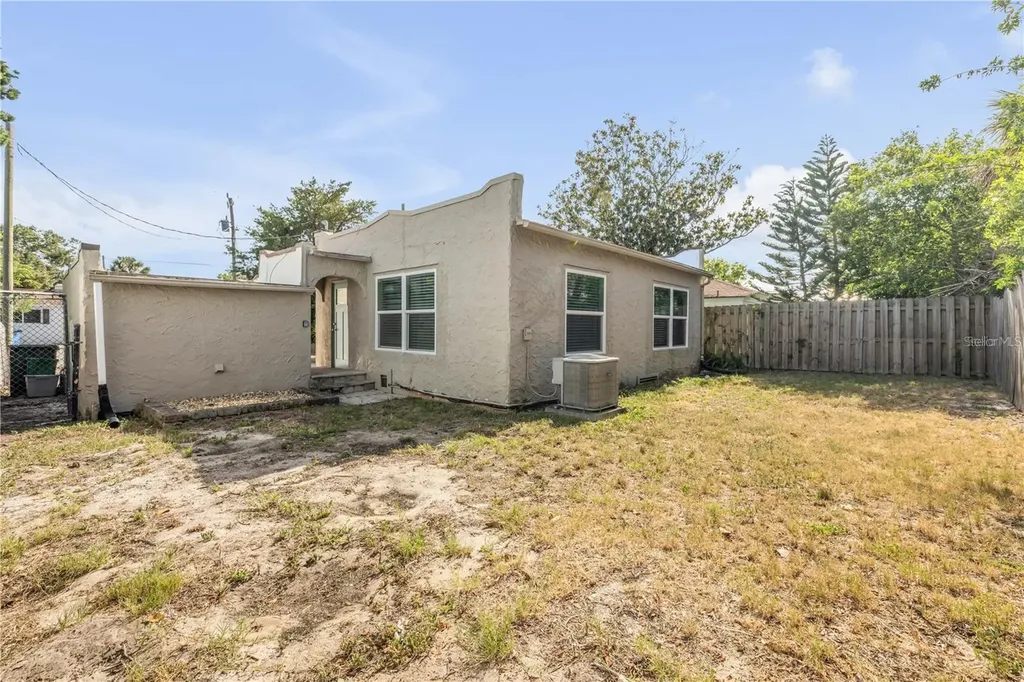 315 Sears Avenue Daytona Beach FL 32118