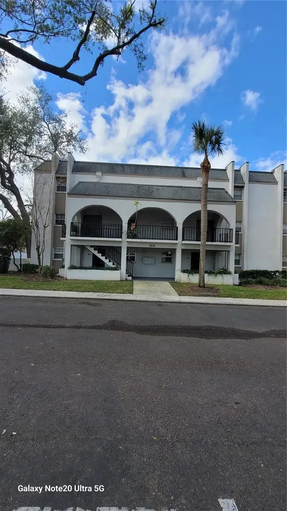 122 N Kings Avenue Brandon FL 33510