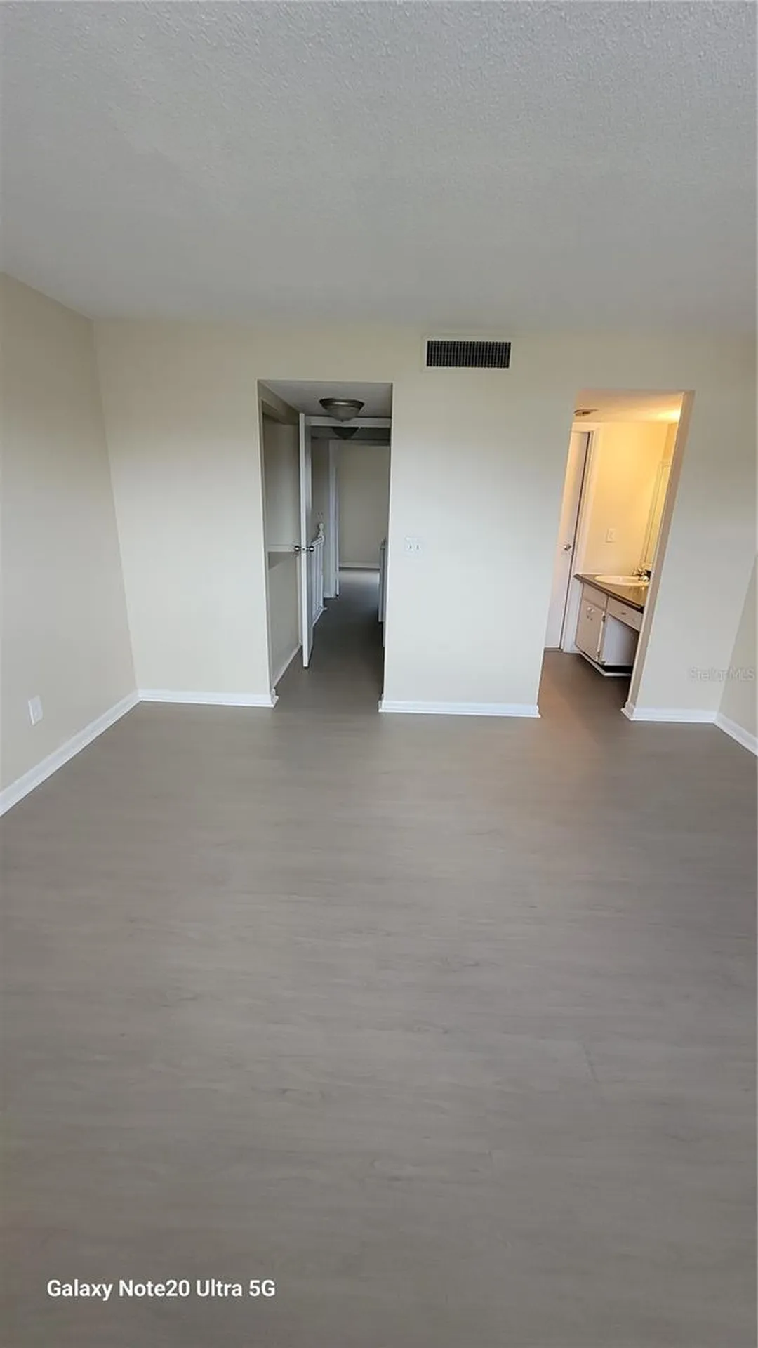 122 N Kings Avenue Brandon FL 33510