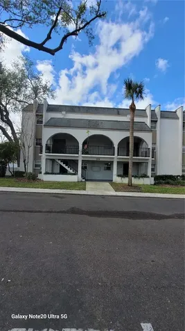122 N Kings Avenue Brandon FL 33510