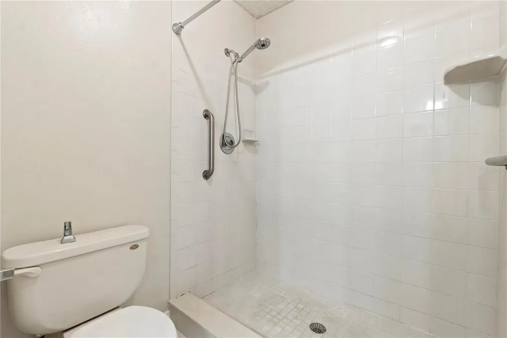 623 Red Oak Circle Altamonte Springs FL 32701