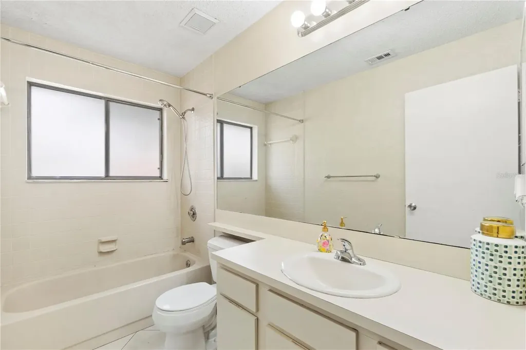 623 Red Oak Circle Altamonte Springs FL 32701