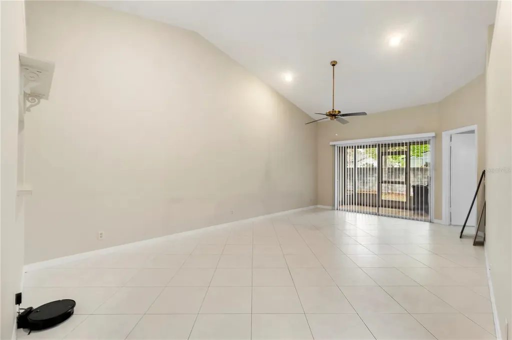 623 Red Oak Circle Altamonte Springs FL 32701