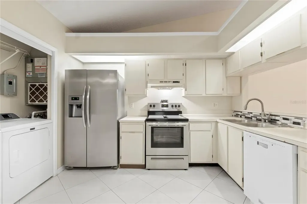 623 Red Oak Circle Altamonte Springs FL 32701