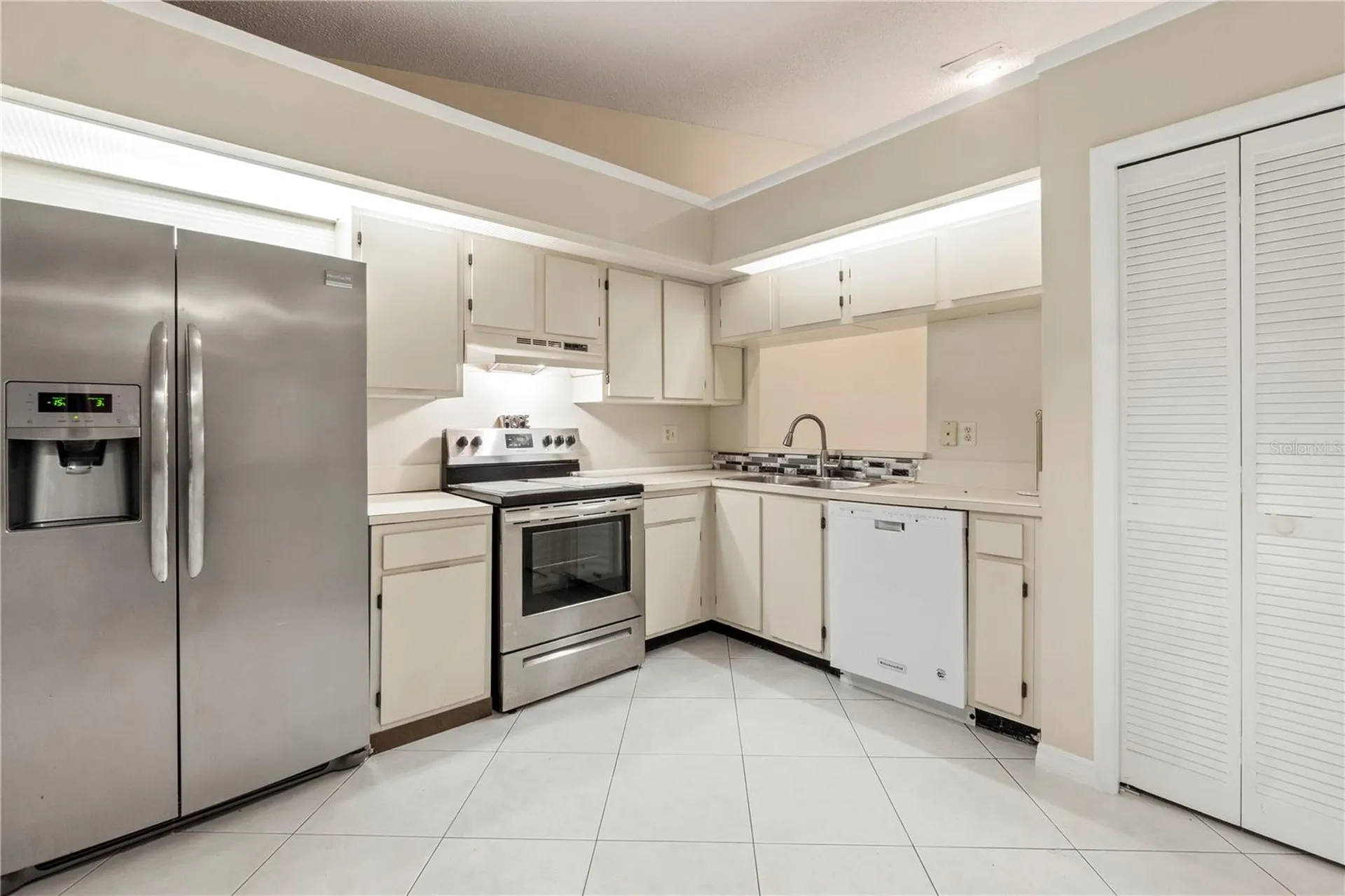 623 Red Oak Circle Altamonte Springs FL 32701