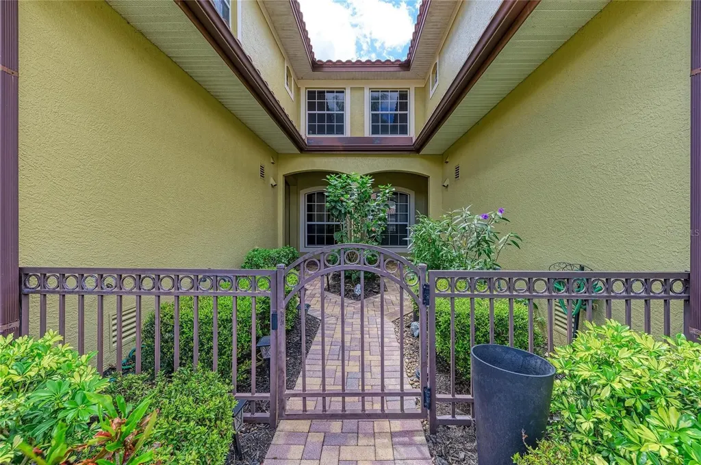 8409 Miramar Way Lakewood Ranch FL 34202