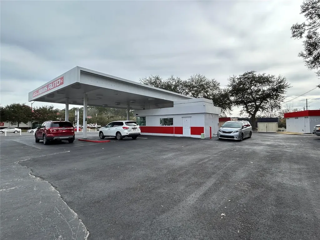 1516 N Main Street Gainesville FL 32601
