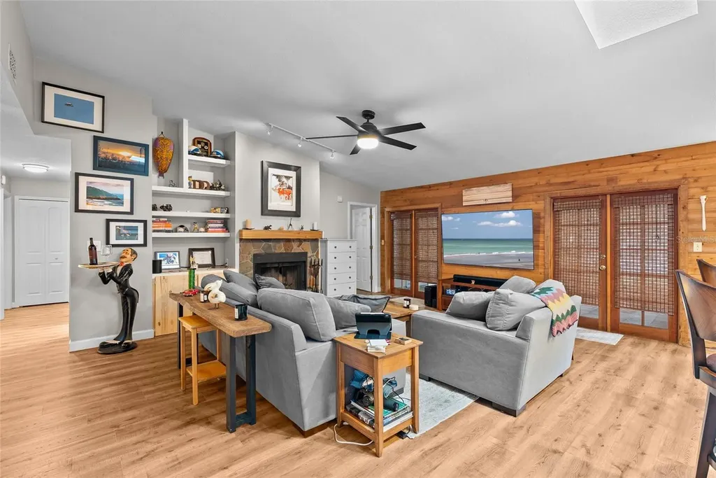 2468 Gulfbreeze Circle Palm Harbor FL 34683