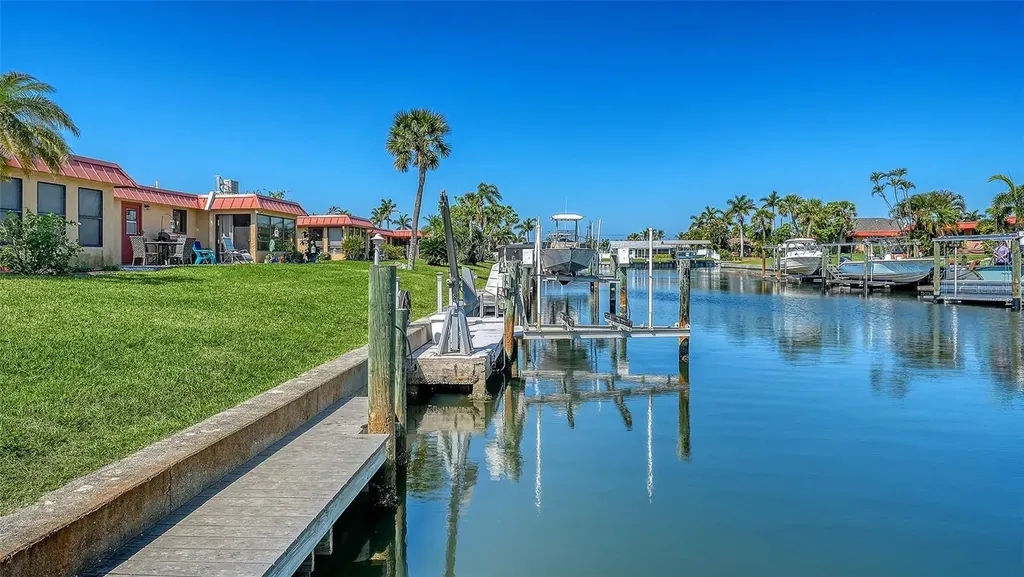 9538 Azure Cove Bradenton FL 34210