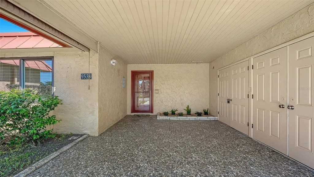 9538 Azure Cove Bradenton FL 34210